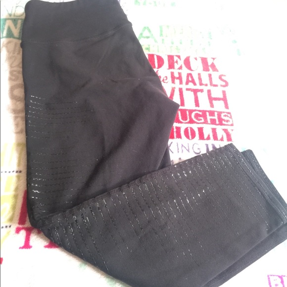 Athleta cropped leggings - Picture 2 of 8
